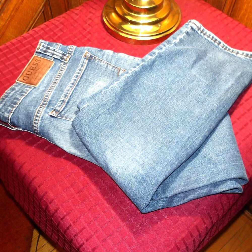 *** GUESS, Los Angeles *** JEANS / 32